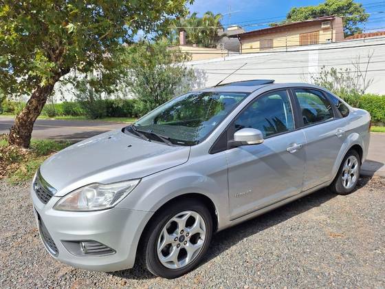 FORD FOCUS 2.0 TITANIUM SEDAN 16V FLEX 4P AUTOMÁTICO